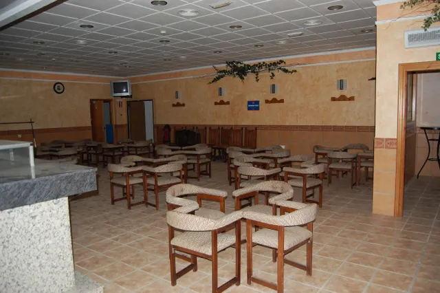 BAR TOTALMENTE ACONDICIONADO EN ROMICA — 3