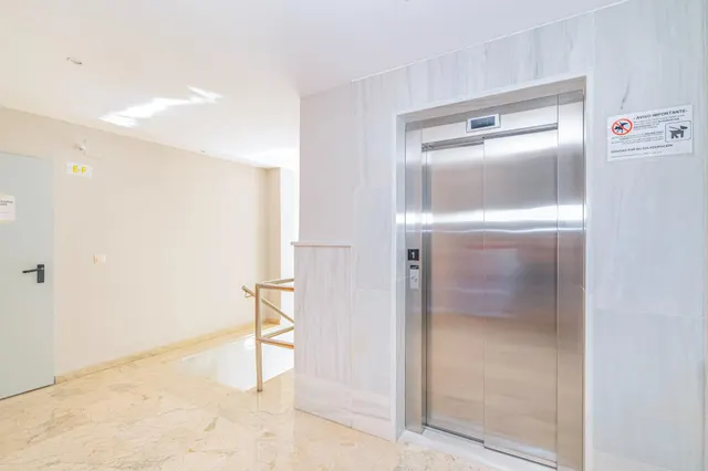 ¡Tu oasis junto a mar! Precioso piso de 2 dormitorios con terraza, piscina y garaje en Playa Poniente, Motril. — 42