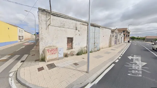 SOLAR EN PUENTE LADRILLO — 3