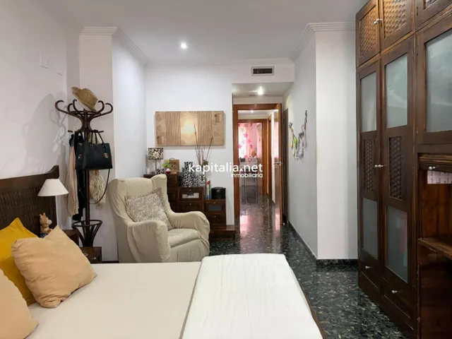 PISO CÉNTRICO Y DE AMPLIAS ESTANCIAS EN ONTINYENT EN EXCLUSIVA EN KAPITALIA. — 27