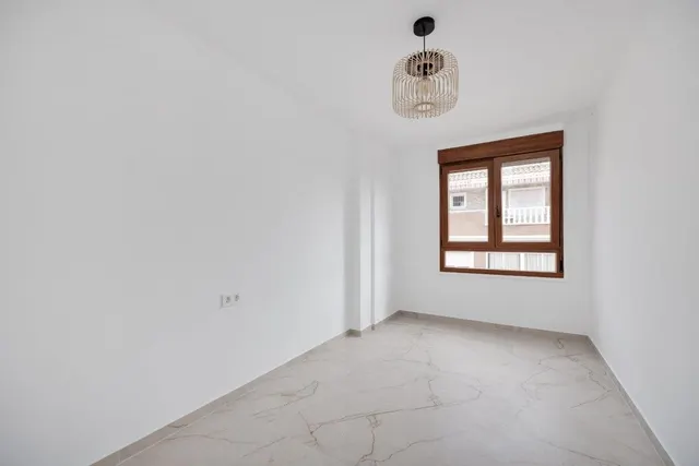Ático reformado en venta en Torrevieja a 100 metros de la playa del acequión, con 3 dormitorios y 2 terrazas — 16