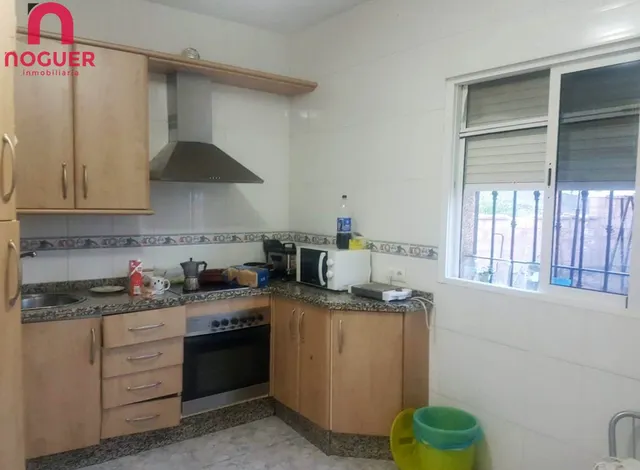 CASA DE DOS PLANTAS CON PISCINA Y CON AGUA POTABLE — 5