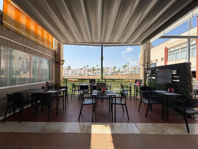 LOCAL COMERCIAL EN VENTA EN CENTRO COMERCIAL LOS DOLSES - foto 3