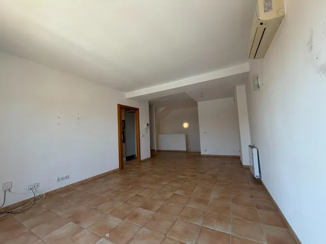 NO ES UNA ALQUILER ANUAL ES UNA COMPRA APLAZADA Tríplex exclusivo con vistas al mar  y a la montaña en Vilamaniscle — 6