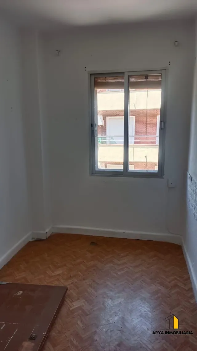 Piso en Venta en C/Laguna — 8
