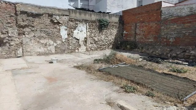 Terreno Urbano en Cabra: ¡Tu Oportunidad de Inversión por so - foto 2