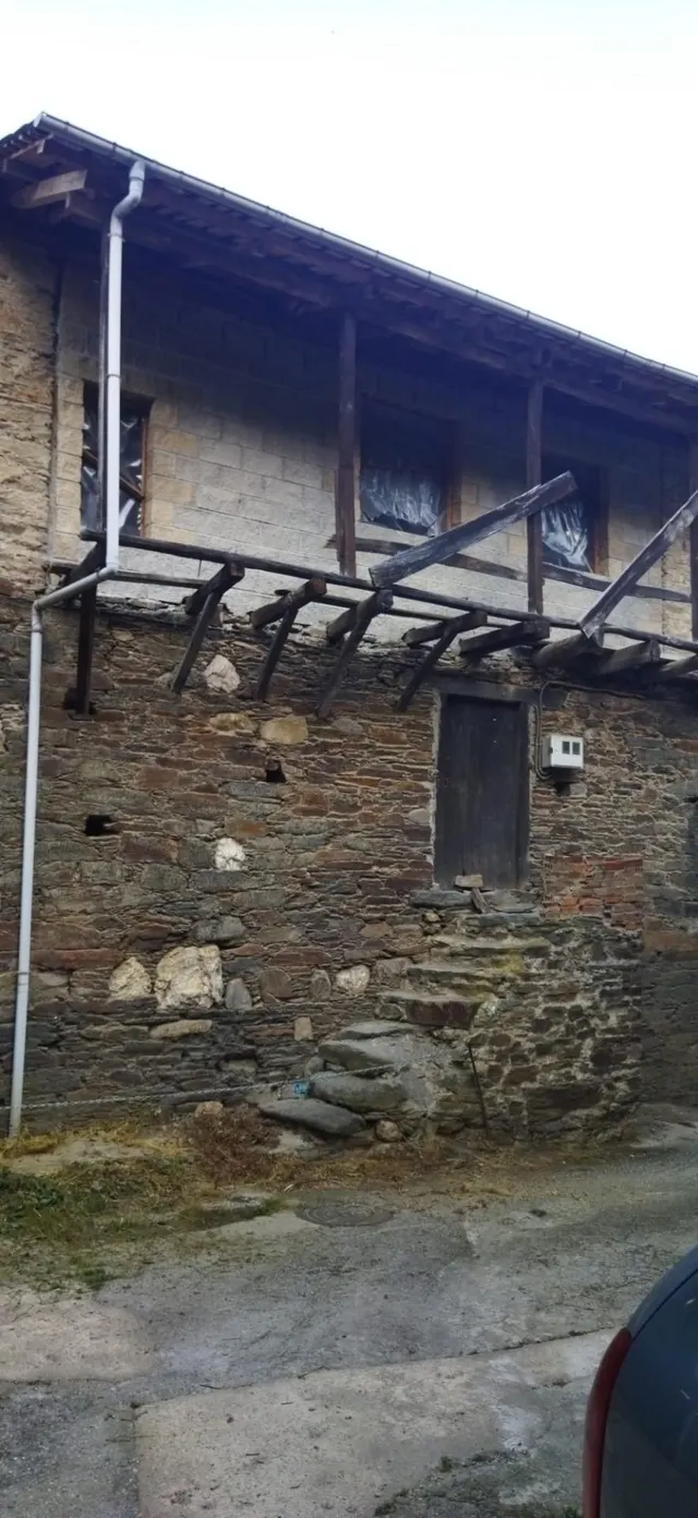 SE VENDE CASA EN CONSTRUCCIÓN  EN VILLANUEVA DE VALDUEZA — 15