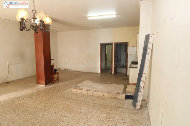 LOCAL COMERCIAL 98 m2 ÚTILES + GRAN ESCAPARATE | SAGUNTO - foto 4