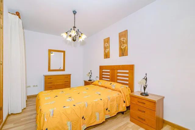 ¡TRES DORMITORIOS, GARAJE Y LISTO PARA ENTRAR A VIVIR! — 22