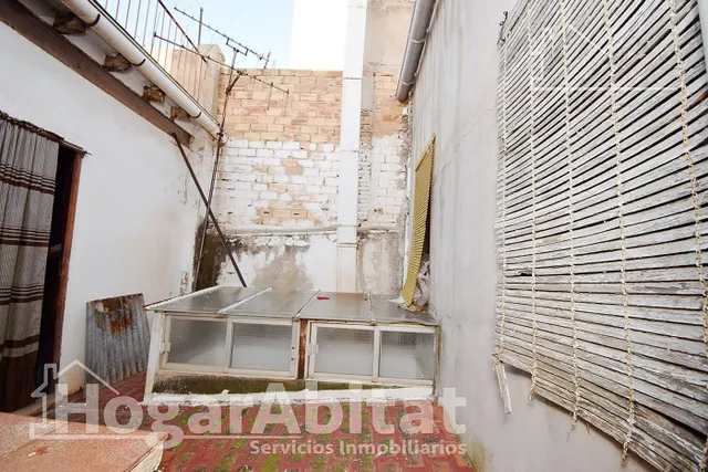 Amplia casa con terraza en el centro — 46