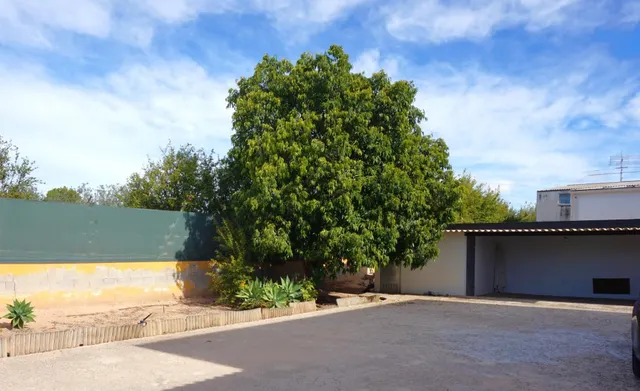 OPORTUNIDAD CHALET URBANO CON PISCINA EN LA GALIA — 5
