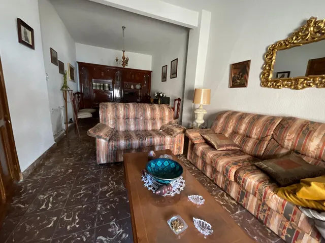 GRAN CASA EN CHOZAS DE CANALES