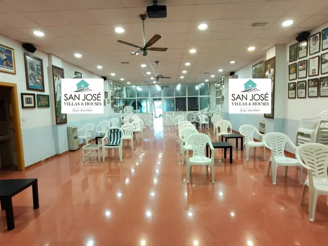 SE VENDE LOCAL COMERCIAL EN BUEN ESTADO TODO DIAFANO FRENTE  - foto 5