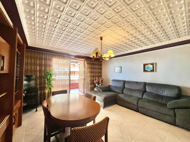 Fantastica vivienda con vistas al mar con piscina comunitaria, ideal para familias — 4