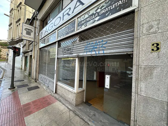 ¡Local en Venta en Rúa Cidade de Viveiro, Lugo!