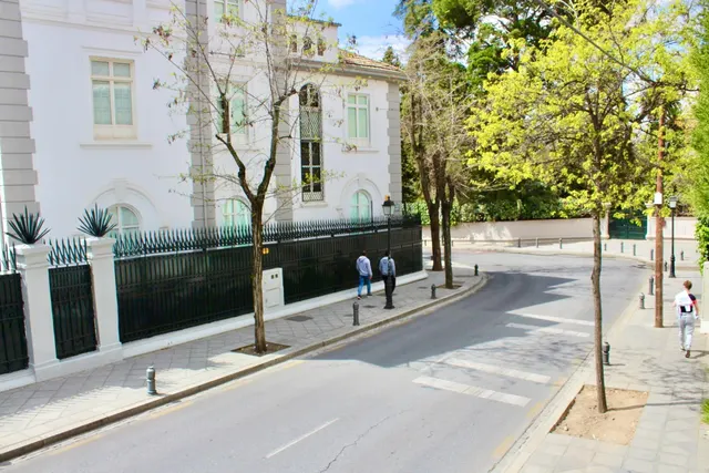 GRANADA — 27
