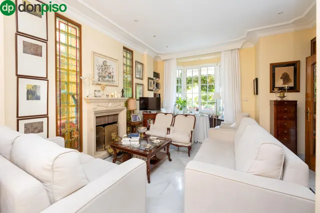 CHALET ADOSADO EN URBANIZACIÓN ADORATRICES — 17