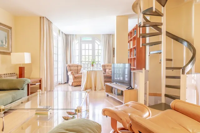 CHALET EXCLUSIVO EN UNA SOLA PLANTA EN EL CENTRO DE LA ZUBIA - foto 5