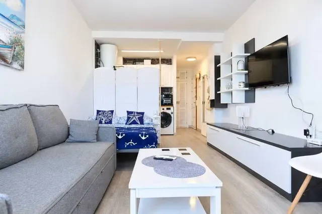 EXCLUSIVO ESTUDIO CON VISTAS FRONTALES AL MAR EN TORREVIEJA — 6
