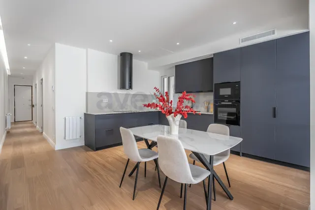 Exclusiva vivienda exterior en tercera planta — 3