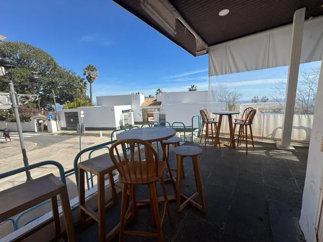 AMPLIO LOCAL EN VENTA EN NOGALERA — 19