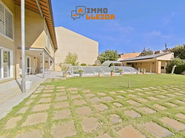 Fabuloso chalet de estilo moderno en Tárrega — 36
