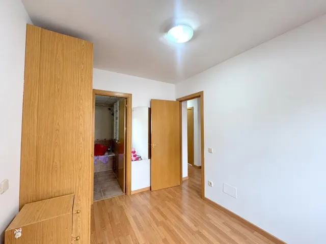Piso en planta baja de primera transmisión, luminoso y con 3 habitaciones — 8