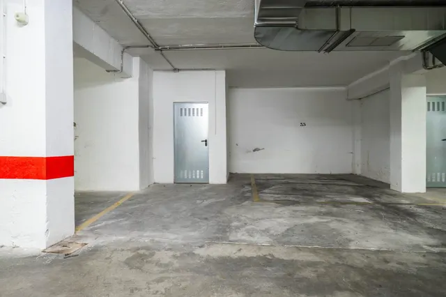 Alquiler plaza de aparcamiento para moto en Arabial — 22