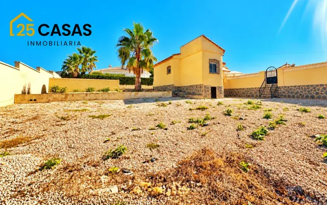Chalet independiente con piscina y gran parcela en La Marina — 29