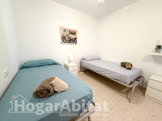 SEMINUEVO CON PISCINA, GARAJE  Y DOS TERRAZAS CERCA DEL METRO — 28