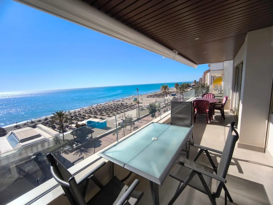 Fuengirola Centro - Primera Línea Playa - Piso 3 Dormitorios, 3 Baños