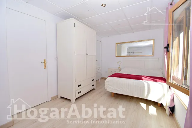Precioso ático dúplex, impecable y luminoso, todo amueblado y en pleno centro histórico — 33