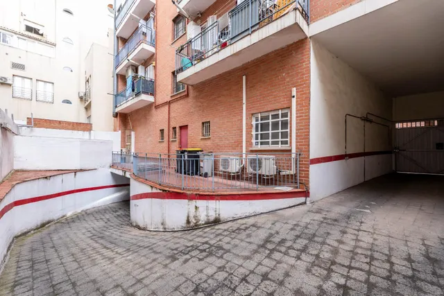 Plaza de garaje de 12m2 en venta en la muy demandada para estacionamiento calle de Hernani — 6