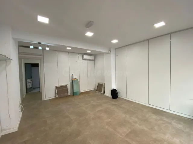 Local comercial 75m² en alquiler - La Gavarra