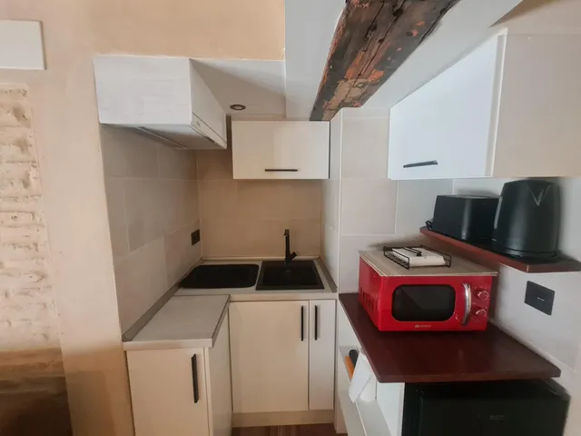 PISO CON LICENCIA TURISTICA Y LOCAL COMERCIAL — 13