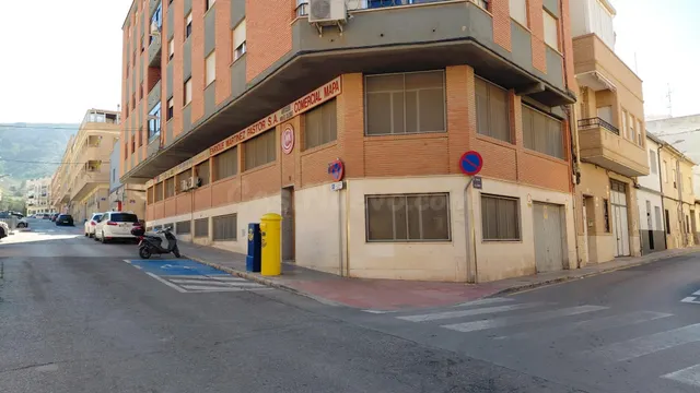 Magnífico local comercial en venta o alquiler con una ubicac - foto 2
