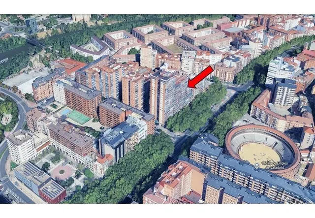 VIVIENDA DE 2 DORMITORIOS Y TERRAZA FRENTE A PLAZA DE TOROS — 35