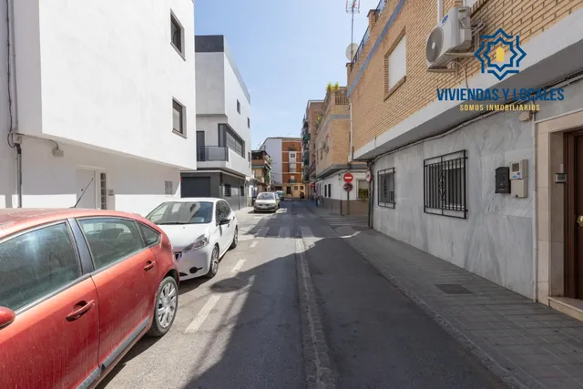 SE VENDE CASA SOLAR EN CALLE GUADALAJARA, EN EL ZAIDÍN. — 13