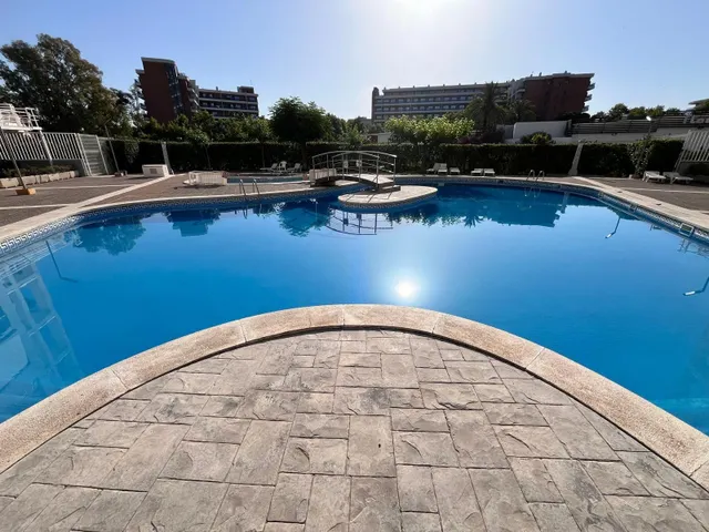 APARTAMENTO DE 2 DORMITORIOS EN PLAZA DE EUROPA. ED. ROYAL. — 2