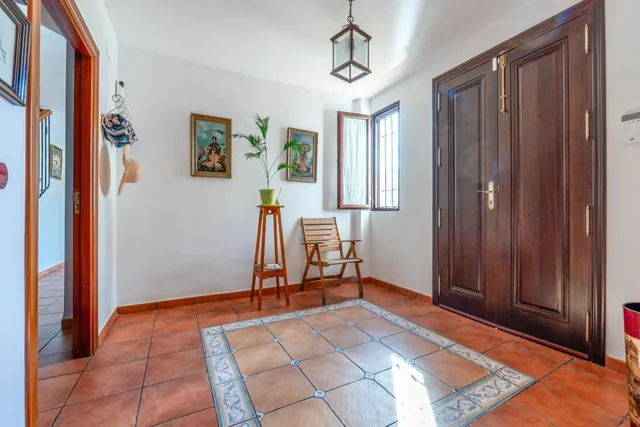 ¡¡ Impresionante chalet dividido en dos viviendas con piscina y zona ajardinadas !! — 30