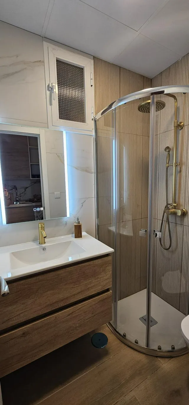 Piso reformado de 75m2 equipado para entrar a vivir, con patio privado en el Centro — 11