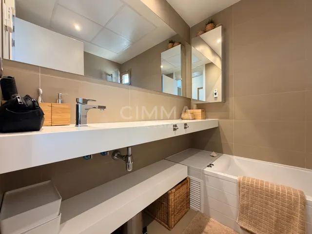 Exclusivo Piso Seminuevo en Playa de Poniente, Benidorm — 21