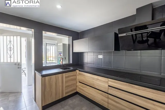 Casa en venta en Monachil (Granada) – Amplia, luminosa y con gran potencial — 7