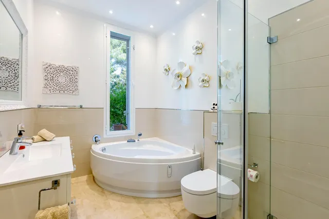 Impresionante villa de estilo mediterraneo con acceso directo al mar en Torrenova — 26