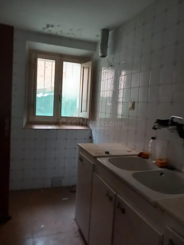 Gran casa de pueblo para reformar - foto 3