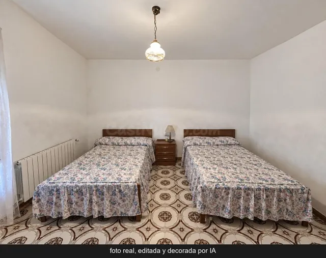 Casa en venta con 5 dormitorios y parcela de 1.068 m2 en Pob - foto 4