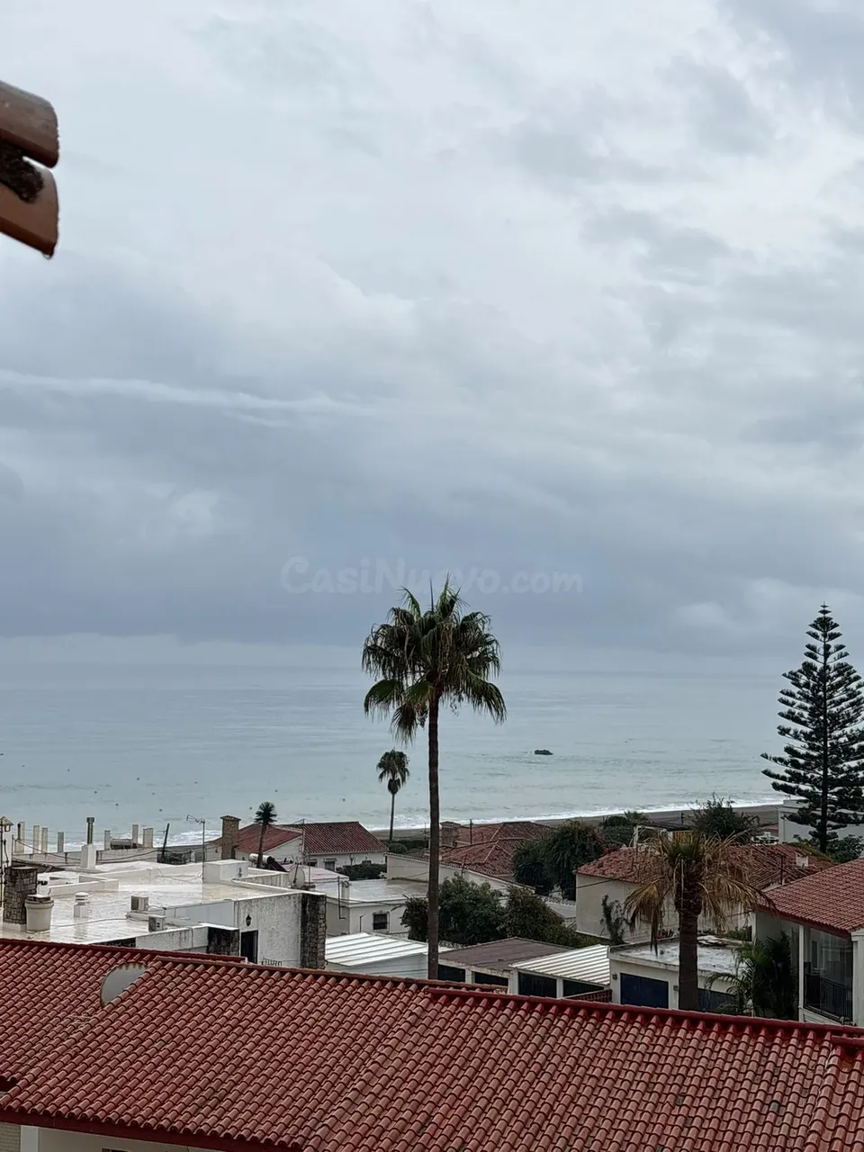 En venta apartamento en primera línea de playa y vistas al mar en Manilva