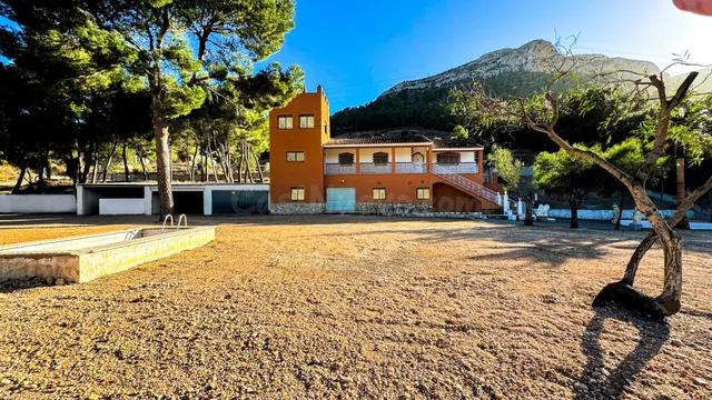 SE VENDE VILLA EN FINESTRAT, OPORTUNIDAD DE INVERSION 390M2, - foto 4