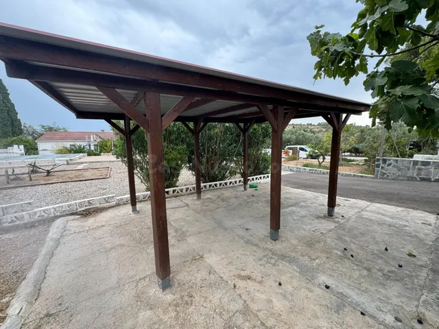 CHALET EN PERFECTO ESTADO CERCANO AL PUEBLO - foto 3