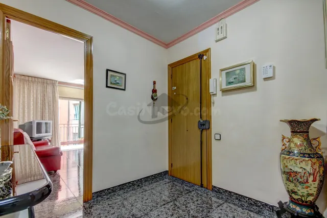 AMPLIO PISO DE 4 habitaciones CON GRAN BALCÓN — 22